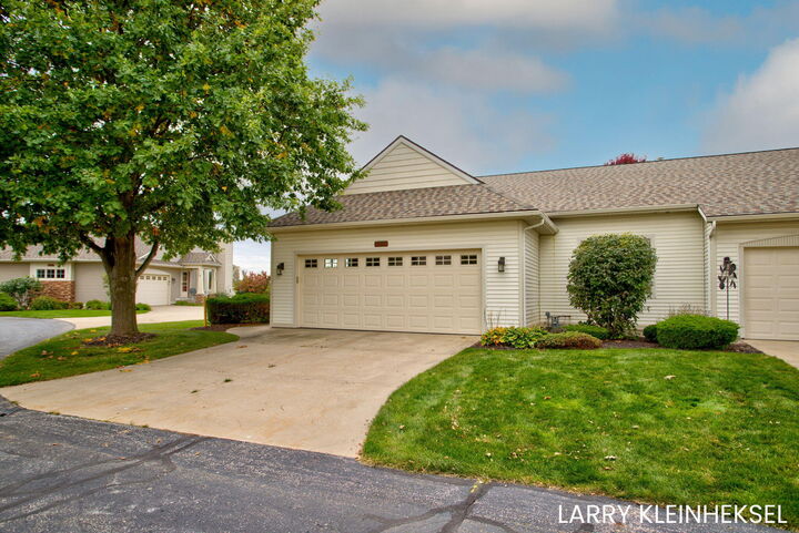 Property Photo: 1320 St Andrews Drive MI 49423
