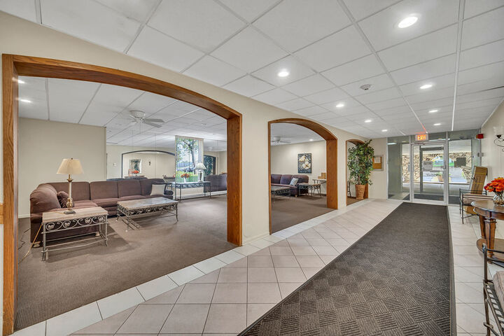 Property Photo: 1331 S Finley Road 212 IL 60148