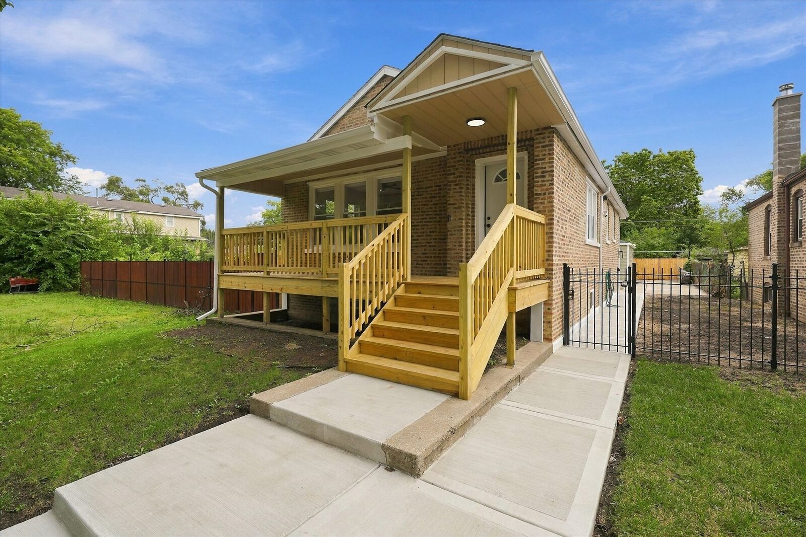 Property Photo: 8817 S Parnell Avenue IL 60620