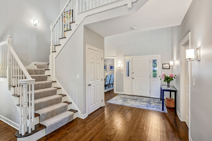 Property Photo:  51 Chesterfield Court  IL 60527 