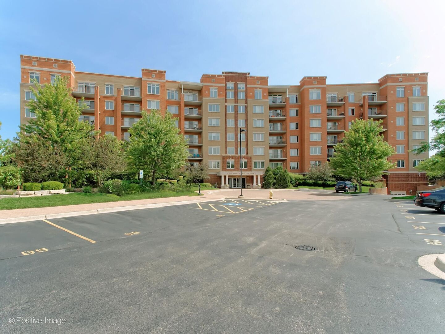 Property Photo: 1 N Beacon Place 404 IL 60525