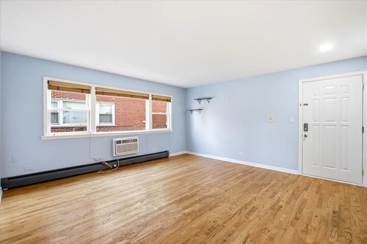 Property Photo:  10154 Hartford Court 2C  IL 60176 