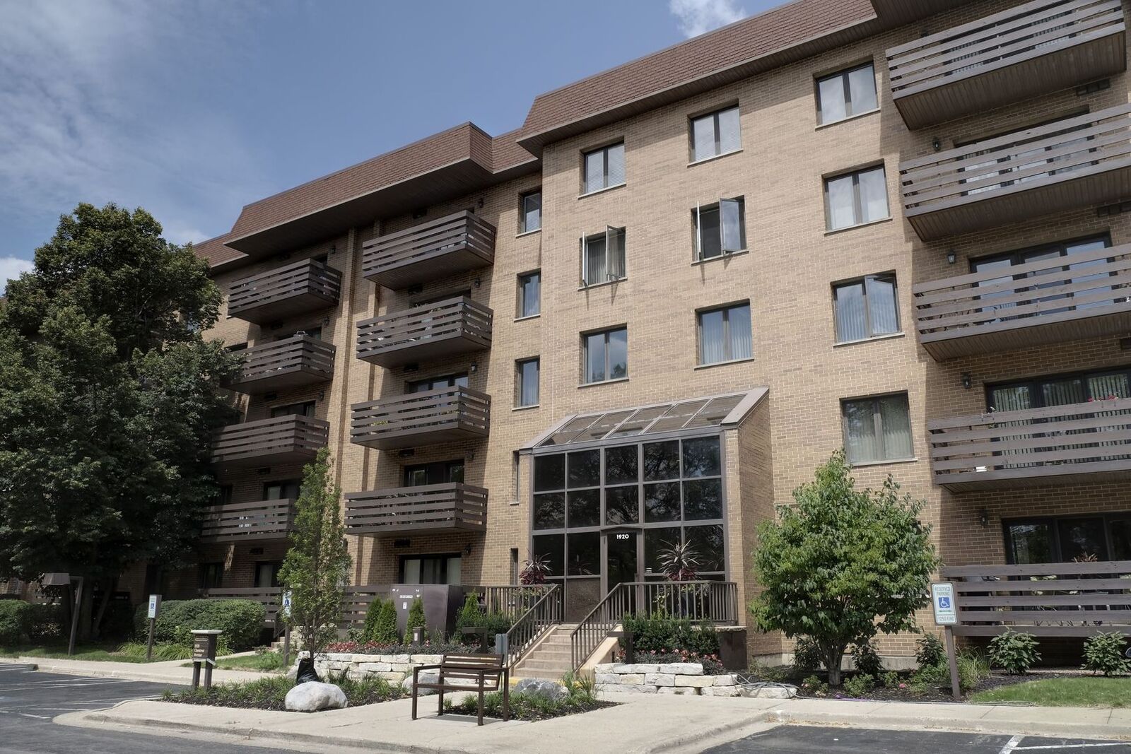 Property Photo:  1910 Chestnut Avenue C105  IL 60025 