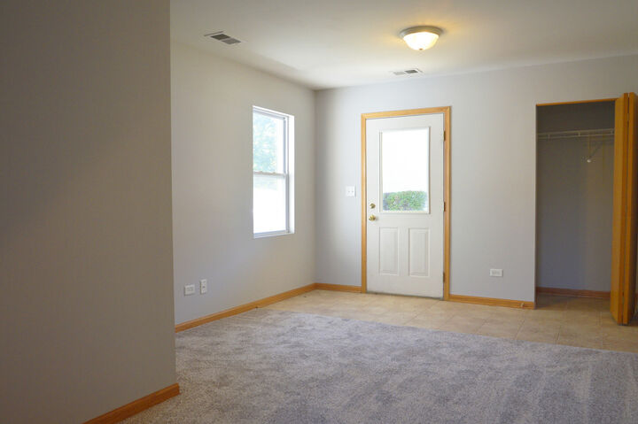 Property Photo:  289 Pamela Court  IL 60002 