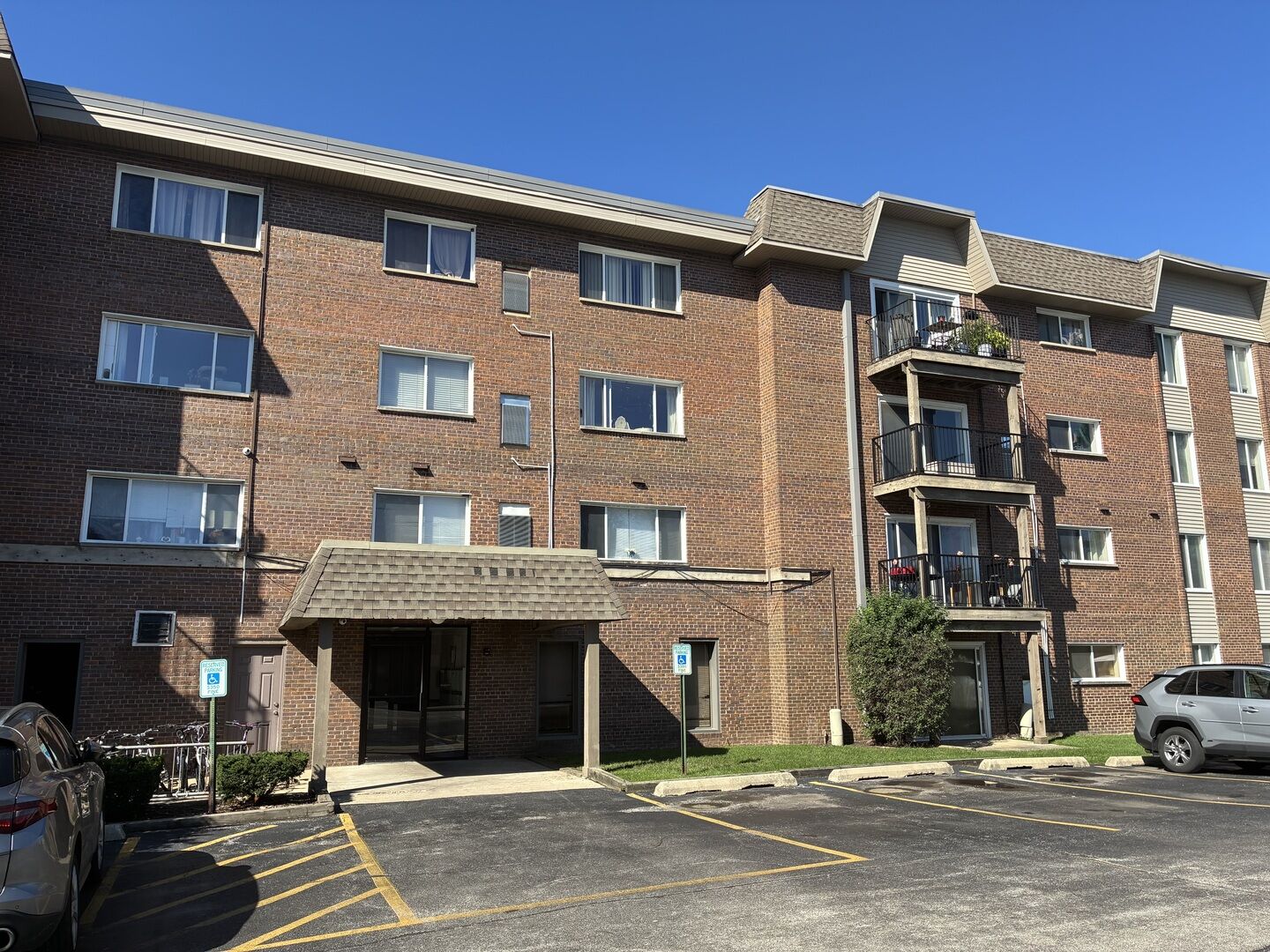 Property Photo:  4500 Beau Monde Drive 210  IL 60532 