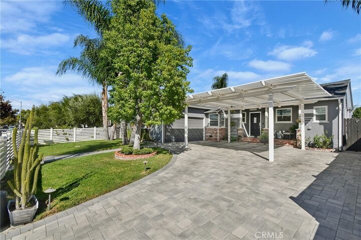 Property Photo: 6440 Hanna Avenue CA 91303