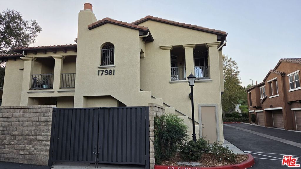 Property Photo:  17981 Lost Canyon Road 108  CA 91387 