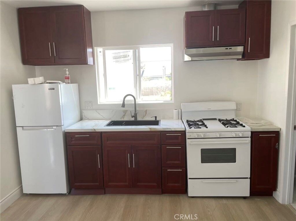 Property Photo:  672 E 115th Street  CA 90059 