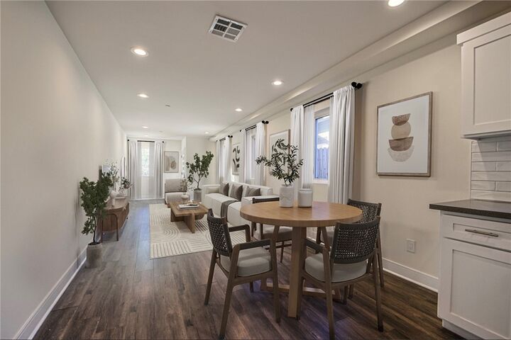 Property Photo:  622 N Serrano Avenue  CA 90004 
