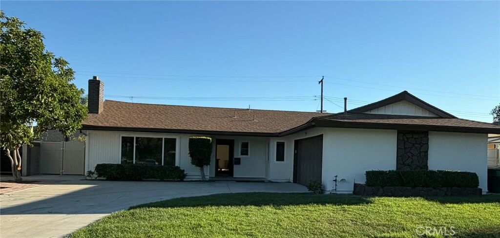 Property Photo:  2832 E Virginia  CA 92806 