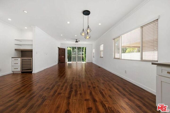 Property Photo:  8549 Cashio Street  CA 90035 