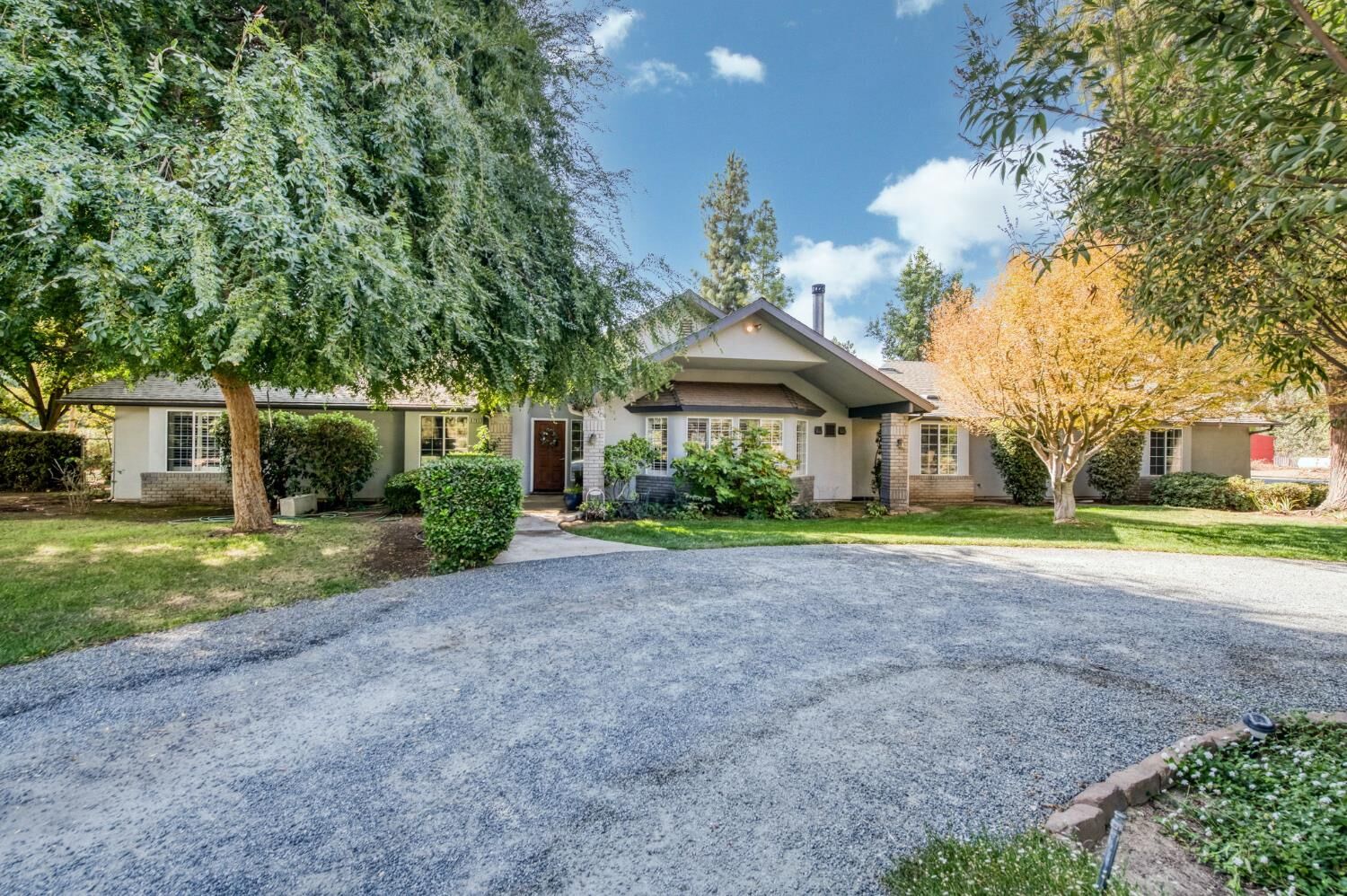 Property Photo: 6793 E Cambridge Avenue CA 93727