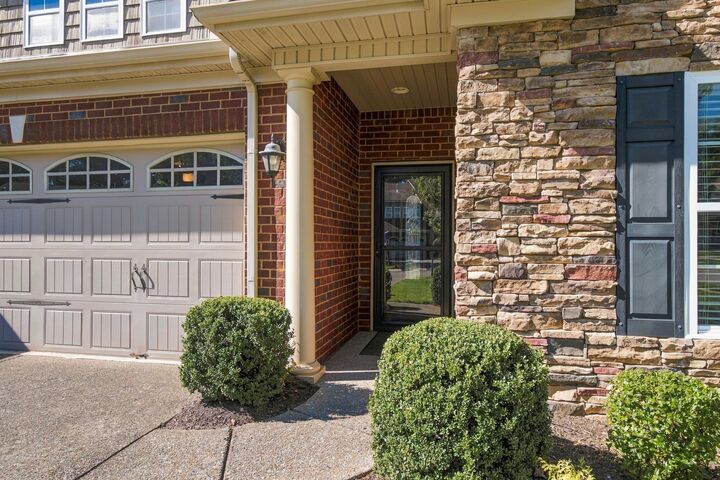 Property Photo:  427 Stonegate Dr  TN 37090 