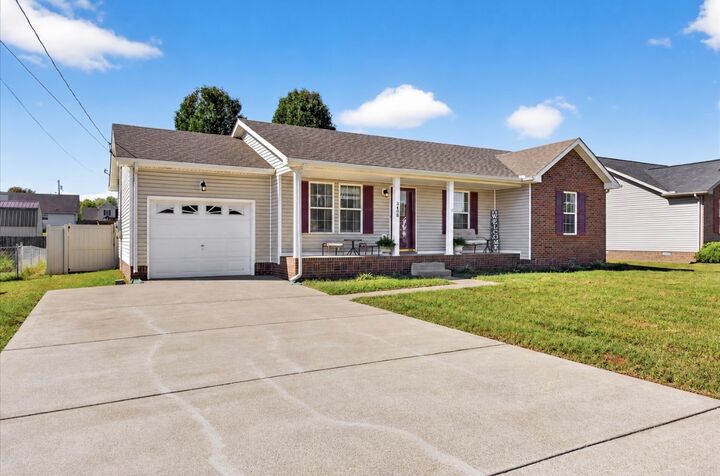 Property Photo:  3458 Kingfisher Dr  TN 37042 