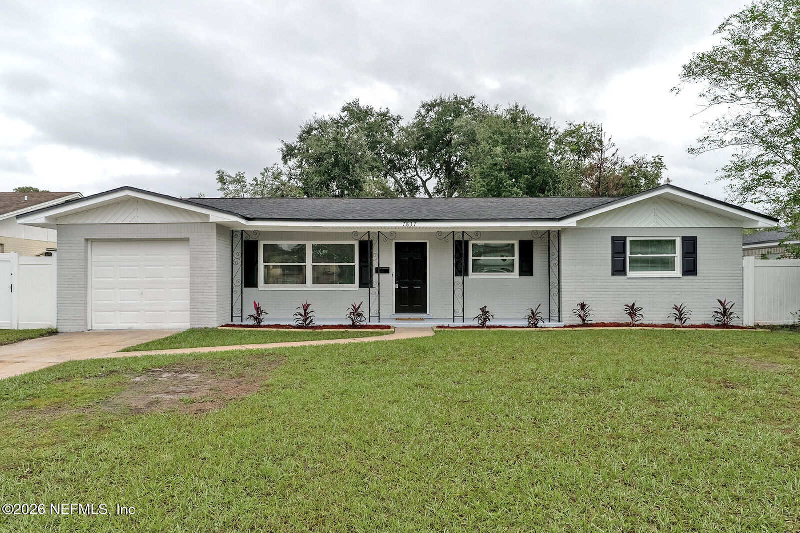Property Photo:  7837 Rondeau Drive E  FL 32217 