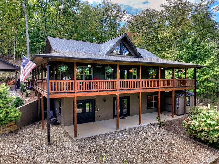 Property Photo:  512 Star Creek Crossing  GA 30560 