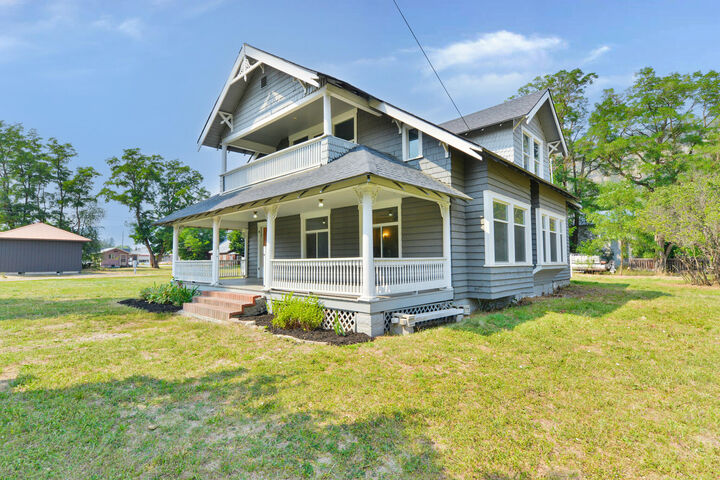 Property Photo: 175 E 5th Ave WA 99141
