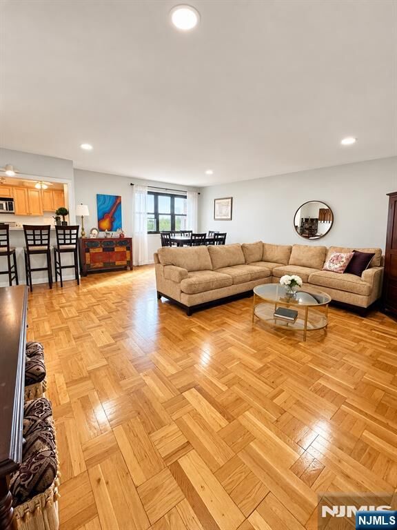 Property Photo:  208 Anderson Street S7c  NJ 07601 