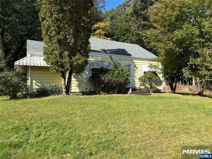 Property Photo:  304 Goffle Road  NJ 07506 