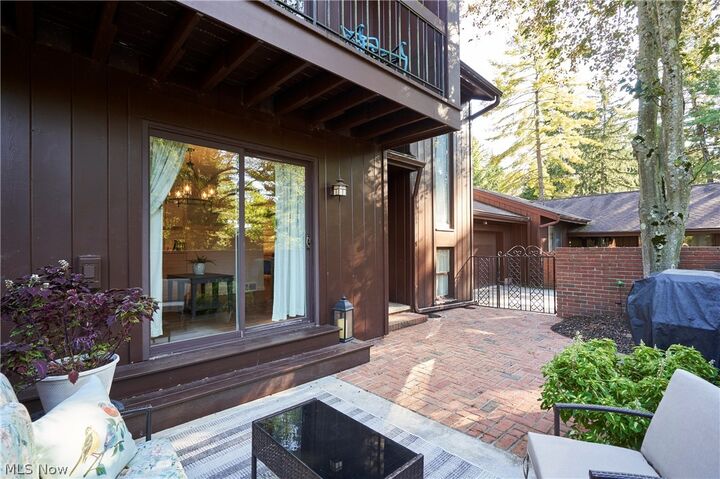 Property Photo: 905 Spicers Lane OH 44067