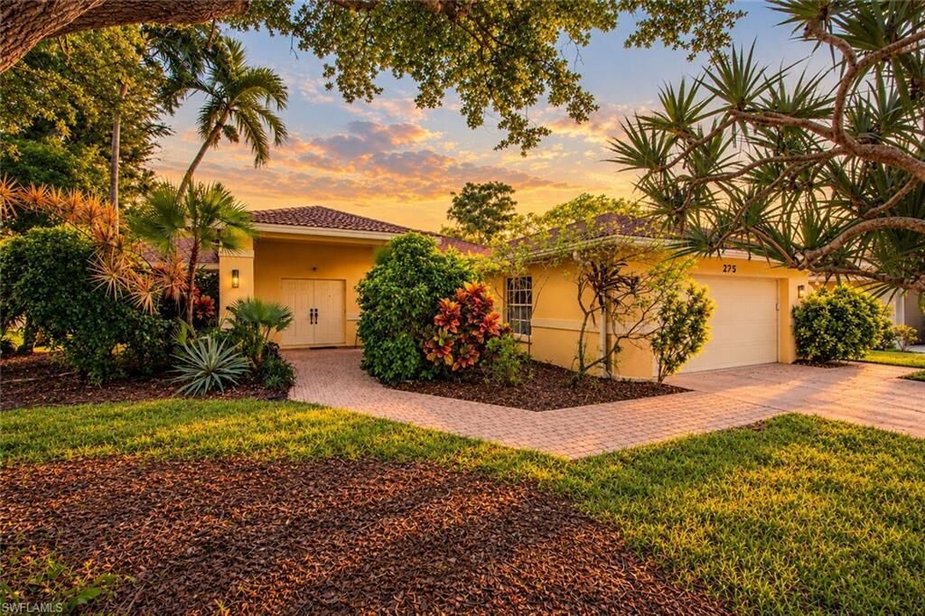 Property Photo:  275 Lambton Ln  FL 34104 