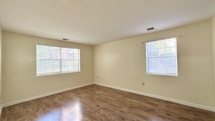 Property Photo:  5 Louisburg Square  NH 03060 