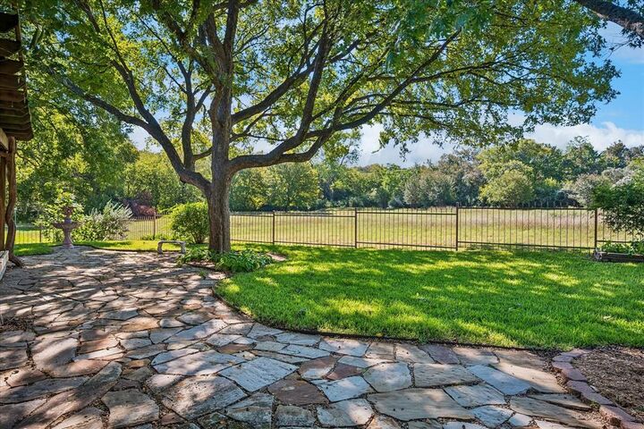 Property Photo: 4424 Fair Ridge Drive TX 76008