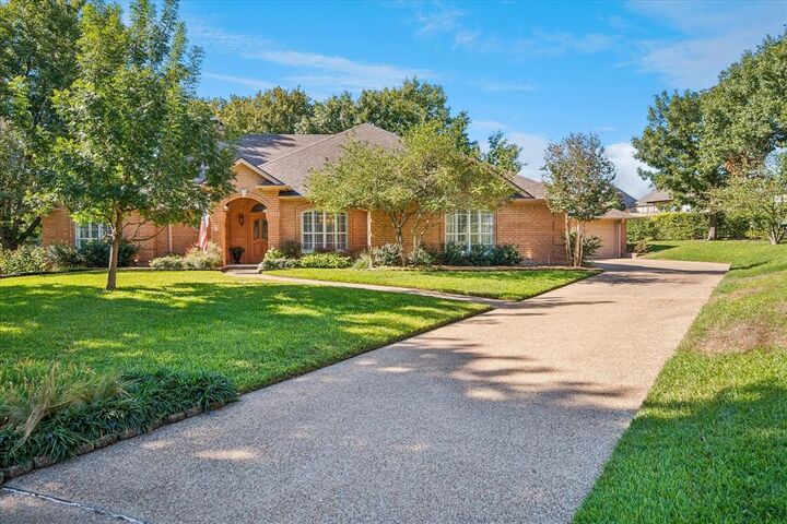 Property Photo:  4424 Fair Ridge Drive  TX 76008 