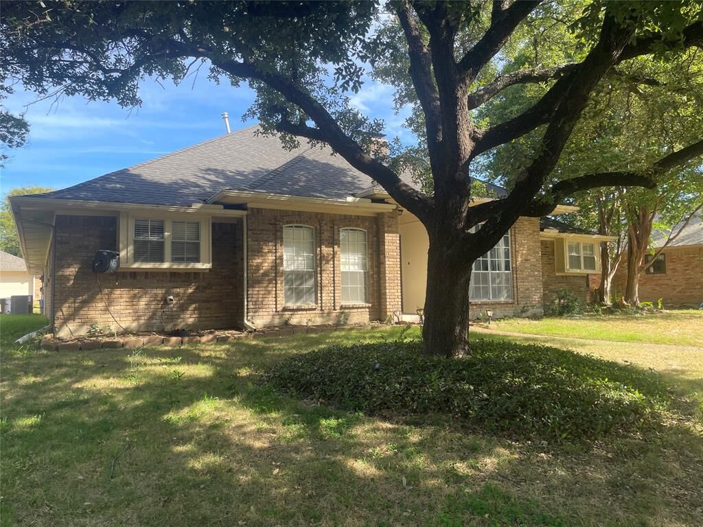 Property Photo:  12112 Cross Creek Drive  TX 75243 