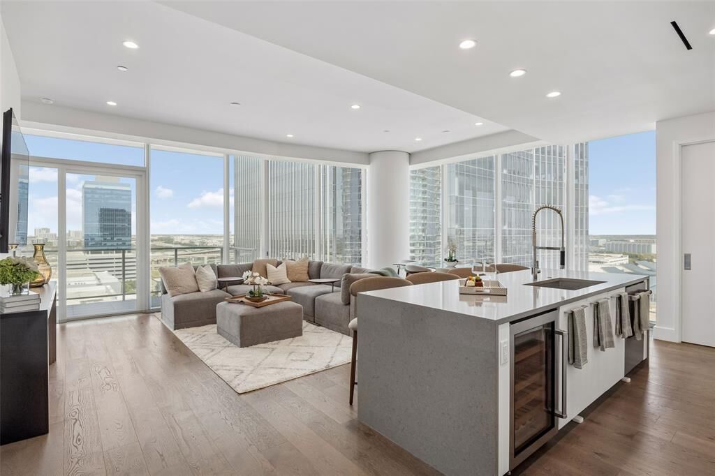 Property Photo:  7901 Windrose Avenue 1403  TX 75024 