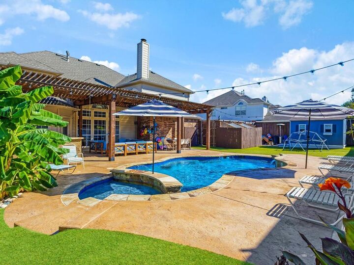 Property Photo: 809 Stanford Drive TX 75094