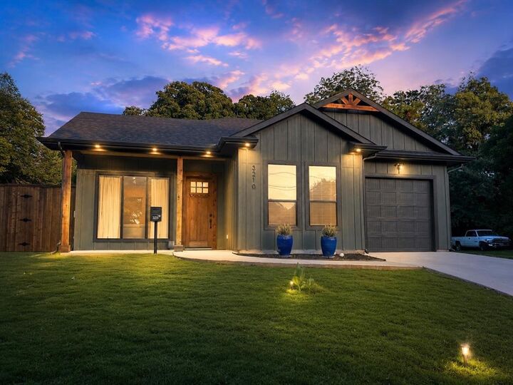 Property Photo:  3210 Carpenter Avenue  TX 75215 