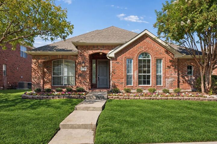 Property Photo: 2829 Cedar Brook Drive TX 75040