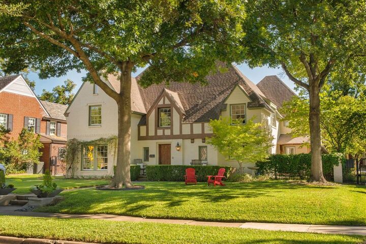 Property Photo:  6826 Lakeshore Drive  TX 75214 