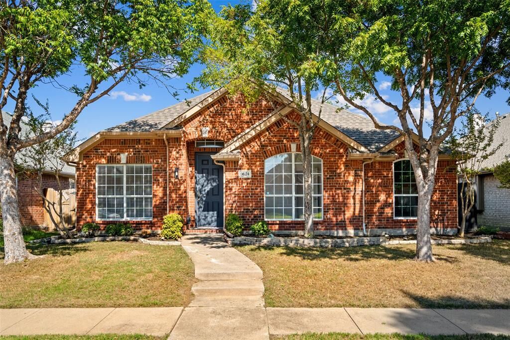 Property Photo:  5624 Buckskin Drive  TX 75056 
