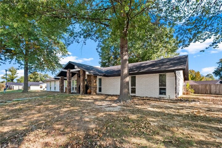 Property Photo:  303 N Turtle Creek Drive  AR 72756 