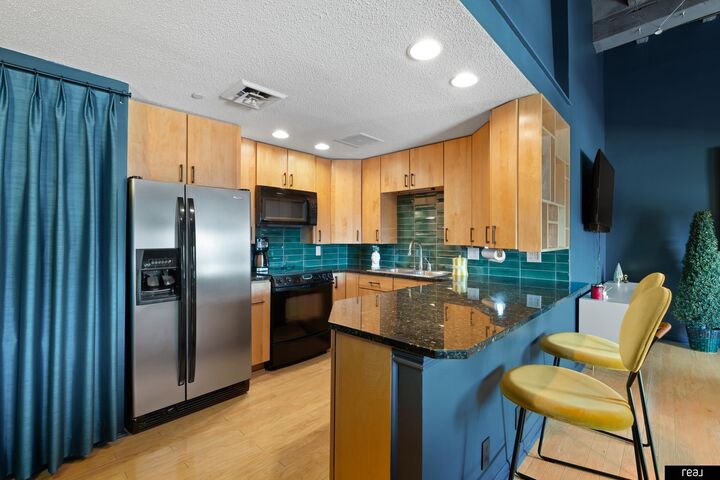 Property Photo:  312 S 16th Street 1005  NE 68102 