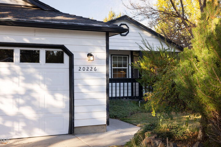 Property Photo:  20226 Star Ridge Court  OR 97703 