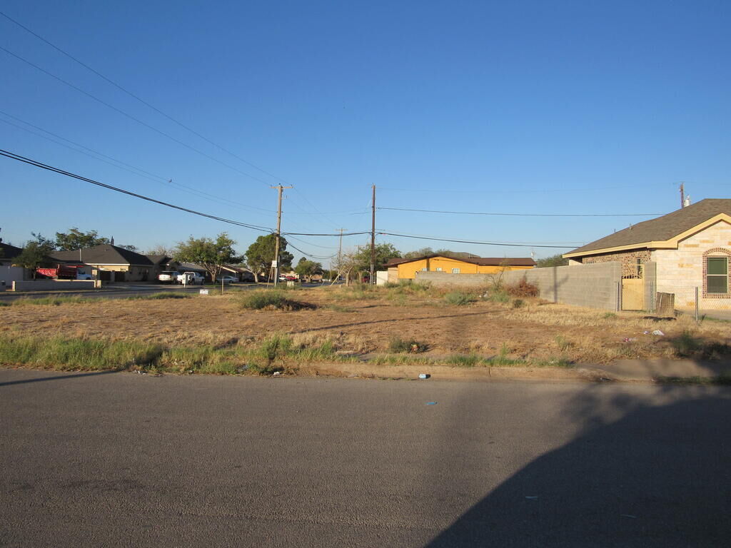 Property Photo: 1901 N Jackson St TX 79705