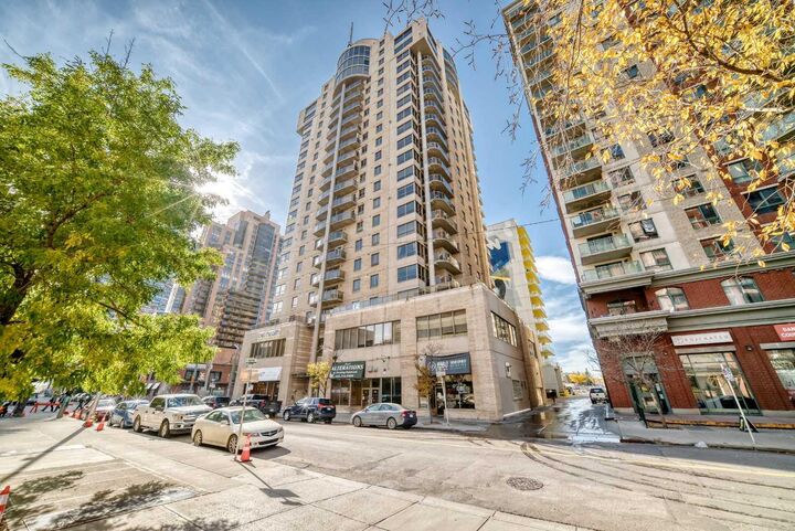 Property Photo: 683 10 Street SW 1405 AB T2P 5G3