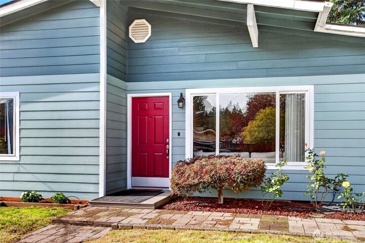 Property Photo: 8819 123rd Avenue SE WA 98056