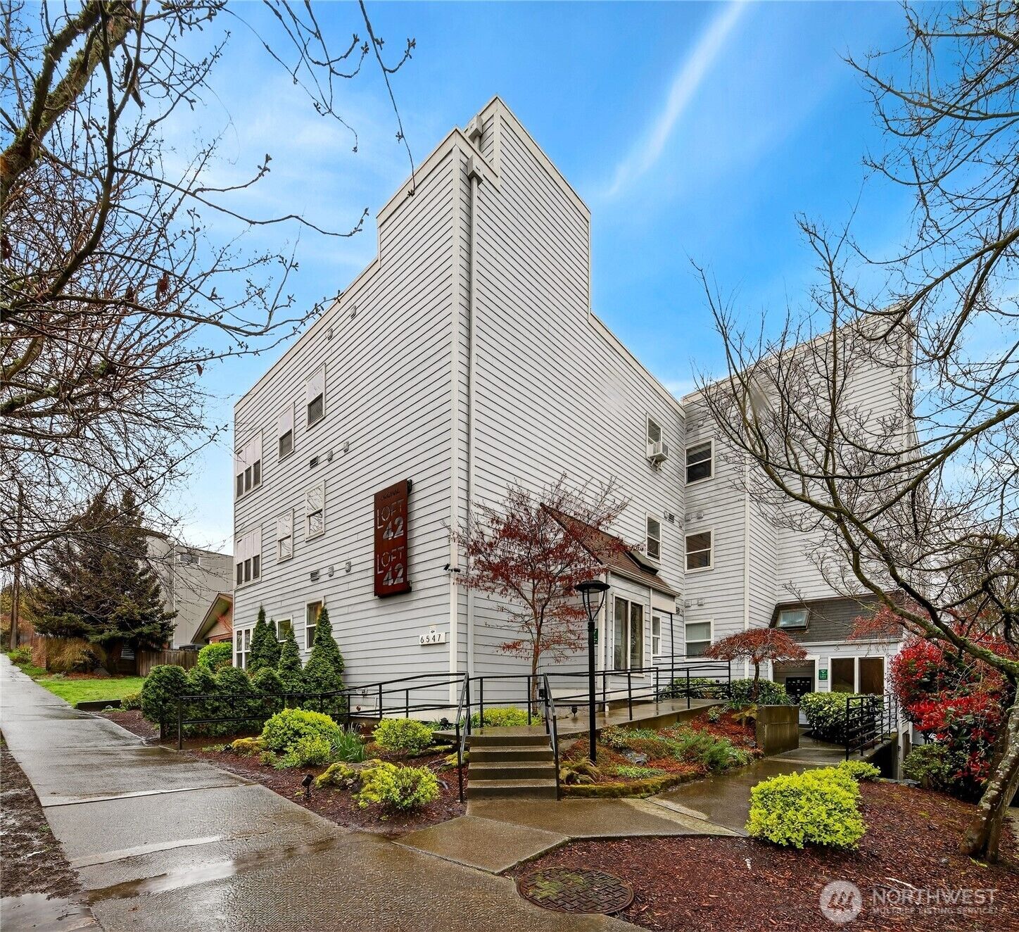 Property Photo: 6547 42nd Avenue SW 303 WA 98136