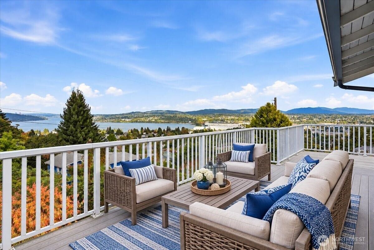 Property Photo:  8205 S 123rd Place  WA 98178 
