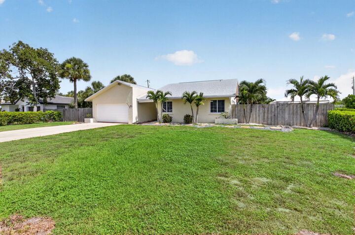 Property Photo:  4517 Palm Ridge Boulevard  FL 33445 