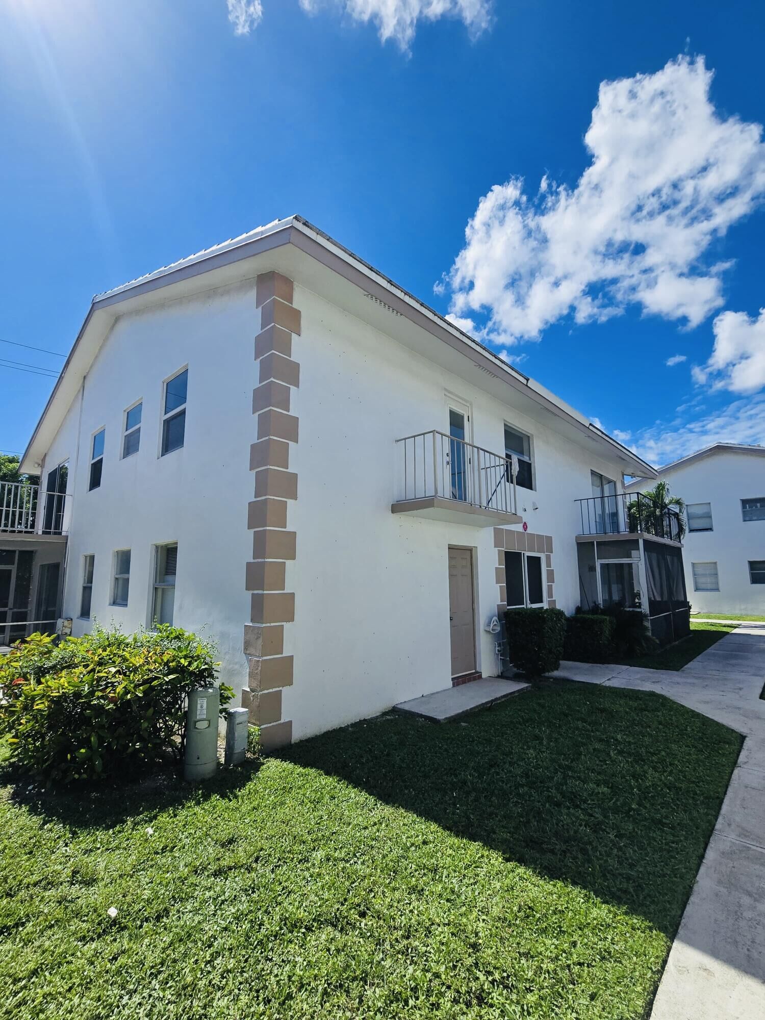 Property Photo: 104 SE 10th Street 101 FL 33441