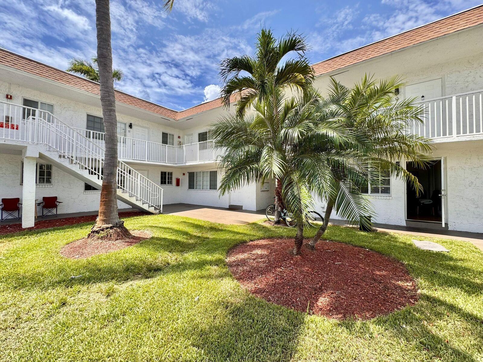 Property Photo: 3350 NE 16th Terrace Unit 10 FL 33064