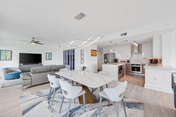 Property Photo:  236 SE 5th Avenue 312  FL 33483 