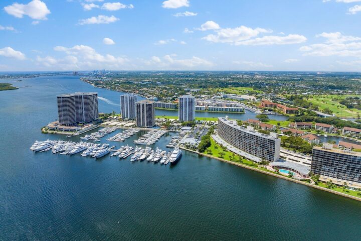 Property Photo:  122 Lakeshore Drive G40  FL 33408 