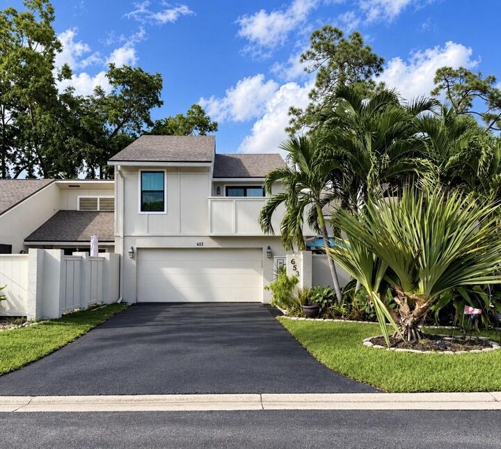 Property Photo:  653 Spinnaker Court  FL 33414 