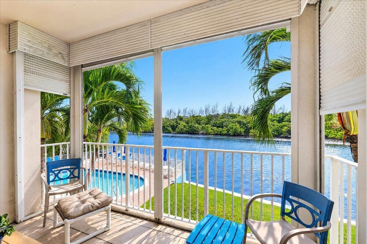 Property Photo:  333 NE 19th Avenue 203  FL 33441 